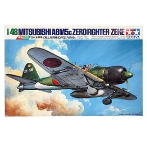 Tamiya Mitsubishi A6M5c Zero Fighter Zeke Model Kit 61027 JAPAN WWII